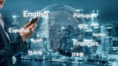 Birden fazla dille küresel iletişim, dijital çeviri araçları, çok dilli teknoloji, kültürler arası iletişim ve sanal dil öğrenme ortamları. Muxer