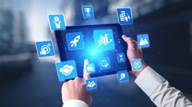 İş büyüme stratejisi, büyüme planlaması, ticari genişleme, stratejik ölçümler ve 2025 ve ötesine kadar iş büyümesi ve iş dünyasının başarısı için yenilikçi yol haritası. Spire.