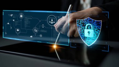 Siber güvenlik, güçlü altyapı ve proaktif dijital savunma stratejileri kullanarak güvenlik ihlalleri, hacklemeler ve ağ saldırılarına karşı korur. Latch