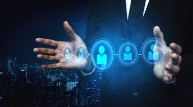 Profesyonel ağ, iş bağlantılarını genişletir, işbirliğini teşvik eder ve yeni fırsatlar için dijital ilişkiler kurar. Kefil