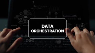 Modern Çalışma Alanı Ortamı 'nda Veri Görselleştirme ve Analitik Konsepti ile Klavyede Yazan Eller. Asemptotik akıllı veri analitiği.