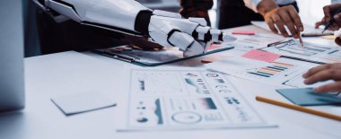 Yapay zeka teknolojisi araştırma ve veri analizinde iş profesyonellerine yardım ederek, yapay zekanın stratejik karar verme mekanizmasındaki etkisini gözler önüne seriyor. Noogenesis Yapay Zeka