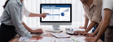 İş veri paneli, pazarlama stratejisi planlaması için iş zekası analizi sunar. Müşteri taleplerini analiz etmek ve iş dünyasının geleceğini önceden görmek için büyük veriler sunulur.