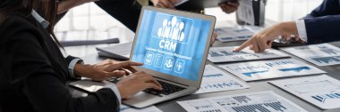 CRM işletme ve işletme için canlı bilgisayarda müşteri ilişkileri yönetim sistemi