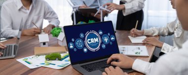 CRM işletme ve işletme için canlı bilgisayarda müşteri ilişkileri yönetim sistemi