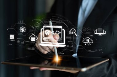 Kodlama sembolleri, web geliştirme süreci, web geliştirme arayüzü ve web geliştirme araçlarını içeren modern web geliştirme kavramı. Eğri