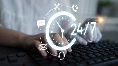 Yapay zeka, sanal asistanlar, gerçek zamanlı sohbet ve hızlı, doğru ve tatmin edici deneyimler sağlayan akıllı destek araçları ile 24 saatlik müşteri hizmetlerini destekler. Latch