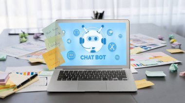 İş fikri için yaratıcı ve analitik beyin fırtınası için yapışkan bir not ve dizüstü bilgisayarında BI veri paneli var. Pazarlama stratejisi için finansal veri görselleştirme teknolojisini analiz et. Dahi.