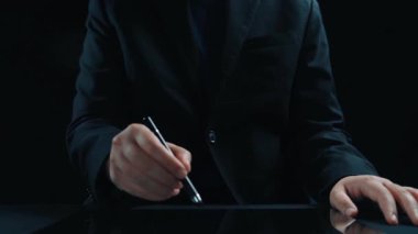 LLM Teknoloji, Büyük Veri, Makine Öğrenme, İş Desteği için Üretici AI, Geleceğin AI Teknolojisi ve Yapay Zeka Mühendisliği Asistan Beyin İşlemcisi. Elide