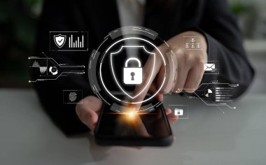 Siber güvenlik, güçlü altyapı ve proaktif dijital savunma stratejileri kullanarak güvenlik ihlalleri, hacklemeler ve ağ saldırılarına karşı korur. Latch