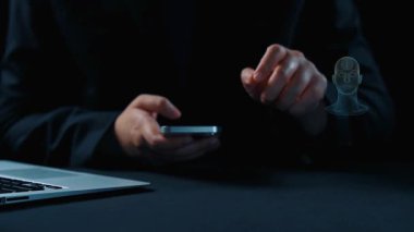 Yapay zeka dijital verileri yönetme şeklimizi değiştiriyor. Akıllı indekslemeden yapay zeka güdümlü aramaya kadar dosya kullanımı zekileşir. Yapay zeka dosya yönetimi hız, doğruluk ve veri organizasyonunu geliştirir. Elide