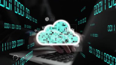 Bulut teknolojisinin kavramsal görüntüsü, veri görselleştirmesi ve modern grafiklerle donatılmış bir dizüstü bilgisayar, analitik ve dijital yeniliğin teknolojik ortamdaki birleşimini temsil ediyor. Xenic