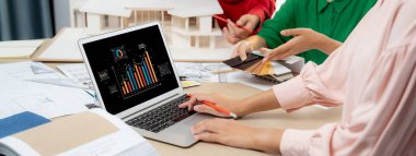 İş veri paneli, pazarlama stratejisi planlaması için iş zekası analizi sunar. Müşteri taleplerini analiz etmek ve iş dünyasının geleceğini önceden görmek için büyük veriler sunulur.