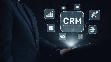 CRM platformları veri analizi, CRM iletişim araçları ve otomasyon yoluyla müşteri ilişkilerini geliştirir. CRM sistemleri müşteri yönetimi, izleme ve CRM ilişki başarısını destekler. Elide