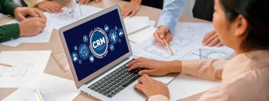 CRM işletme ve işletme için canlı bilgisayarda müşteri ilişkileri yönetim sistemi
