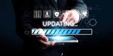 İş adamı bilgi ve yazılımın güncellenmesine yatırım yaparak rekabetçiliğin güncellenmesini sağlar. Hem bilgi hem de yazılım verimliliği güncellemesi için sürekli güncelleme ve güncelleme öncelikleri belirleniyor. EIDE