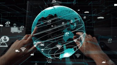 Bu resim, birbirine dolanmış teknoloji sembolleri ve üç boyutlu dünya modeli ile modern bağlantı ve dijital iletişimi gösteren küresel bir ağın gelecekteki bir konseptini yakalar. Xenic