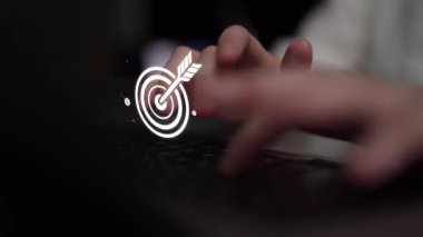 Hedef kitle analizi, müşteri segmentasyonu, kişiselleştirilmiş pazarlama, hedef kitle stratejileri ve akıllı müşteri profilleme yoluyla pazarlama verimliliği gelişimi. Muxer