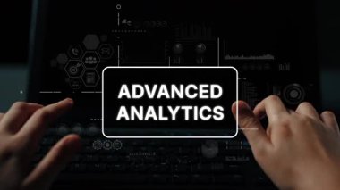 Modern Dizüstü bilgisayar ekranında Gelişmiş Analitik Veri Görselleştirmesi ile Eller Etkileniyor. Asemptotik akıllı veri analitiği.