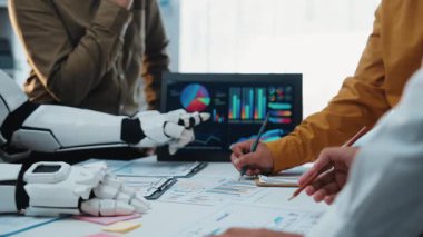 AI güdümlü araçların trendleri izlemede profesyonelleri desteklediği, kurumsal stratejileri geliştirdiği ve işyeri verimliliğini optimize ettiği gelecekçi bir çalışma alanı. Noogenesis Yapay Zeka