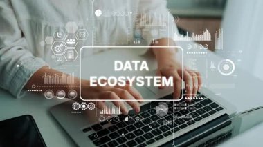 Modern Çalışma Alanında Profesyonel Eller Dizüstü Bilgisayarda Veri Ekosistem Grafikleri ve İş Analiz Kaplaması ile Yazıyor. Asemptotik akıllı veri analitiği.