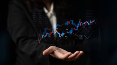 Finansal pazar eğilimlerini, yatırım modellerini, fiyat dalgalanmalarını ve sermaye ve dijital varlık pazarlarında ticaret stratejisini görselleştiren şamdan şeması