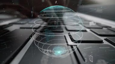 Küresel bağlantıyı ve iletişimi temsil eden çarpıcı bir dijital küre modern bir dijital ortamda teknolojinin çeşitli sembollerini sergiliyor. Xenic