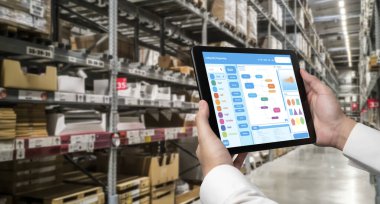 Okul eğitimi için geliştirilen kodlama ve programlama yazılımı. Basitleştirilmiş program, öğrenci çocuklar için okul sınıfında temel kodlama ve programlama eğitimi için kolay yazılım.