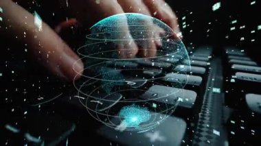 Elleri dijital küre kaplamalı bir klavyeye yazarak teknoloji ve veri analizlerinin modern bir çalışma alanına entegrasyonunu gösteriyor. İş teması için mükemmel. Xenic