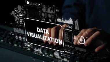 Karanlık Çevrede Klavyede Veri Görselleştirme Kavramları ve Elleri Yazan Dijital Arayüz. Asemptotik akıllı veri analitiği.