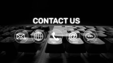 E- posta, web, telefon ve mesaj simgelerini gösteren UI konsepti. İletişim ve destek simgeleri iş iletişimini düzene sokmaya ve müşteri iletişim deneyimini geliştirmeye yardımcı olur. Muxer