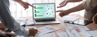 ESG 'nin canlı işletmeler için sosyal yönetim politikası ESG' nin yüksek puanını elde etmek için bir standart belirlemek