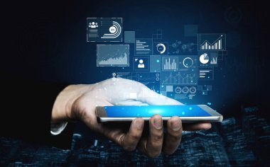 Veri içgörüleri, grafikler ve analizler performansı görselleştirmeye yardımcı olur. Veri stratejiyi yönlendirir, analitik büyümeyi artırır ve veri analitik yoluyla iş sonuçlarını geliştirir. Kefil