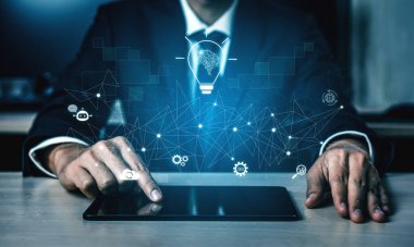 Sinirsel ağ ve dijital dönüşümle yapay zeka yeniliği. Yapay zeka yeniliği otomasyonu yönlendirir, fikirleri güçlendirir, yapay zeka yeniliği SEO 'yu geliştirir ve yapay zeka yeniliği küresel bağlantıyı sağlar. Kefil