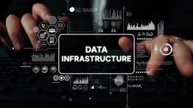 Klavyede ve Dijital Grafik Kaplamasında Eller Yazılı Detaylı Veri Altyapısı Kavramı. Asemptotik akıllı veri analitiği.