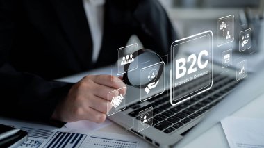 B2C stratejisi doğrudan tüketiciye dağıtım ürünlerine odaklanıyor. Başarılı B2C modeli tüketici katılımını artırır, B2C lojistiğini düzene sokar ve dijital perakende yoluyla tüketici memnuniyetini artırır. Eğri