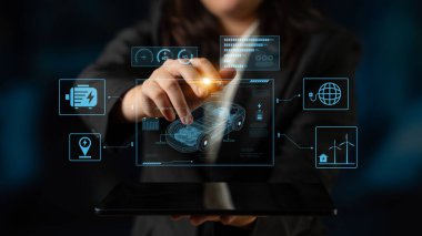 Elektrikli aracın teknik düzeni pil sistemini, güç kontrolünü, çekiş motorunu, şarj arayüzünü ve yenilenebilir ve akıllı enerji kaynaklarıyla bütünleşmeyi gösteriyor.