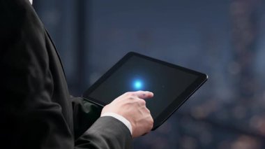 İletişim ağı dijital bağlantıyı sağlar. Güçlü bir iletişim ağı veri transferini, iletişim erişimini ve küresel iletişim ağı çözümlerini destekler. Spire.