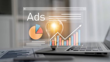 Dijital reklam performansı, daha iyi izleme, strateji ve iş anlayışı için reklam, kampanya ve analizleri vurguluyor