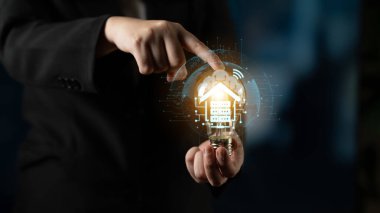 Bulut hesaplama, bulut stratejisi ve dijital altyapıyı ölçeklenebilir hizmetler, güvenli veri depolama ve bulut tabanlı dijital iş çözümleri ile dönüştüren bulut teknolojisi. Eğri