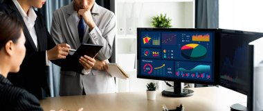 İş veri paneli pazarlama stratejisi planlaması için canlı iş zekası analizi sağlar