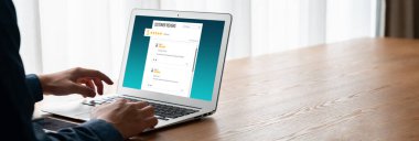 Şirket işleri için mod bilgisayar yazılımının müşteri deneyimi ve gözden geçirme analizi