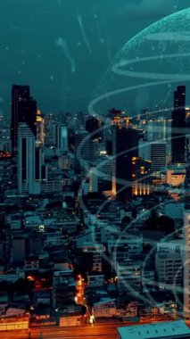 Akıllı şehirde küresel bağlantı ve internet ağı değişikliği. Gelecekteki kablosuz dijital bağlantı ve sosyal medya ağı kavramı .