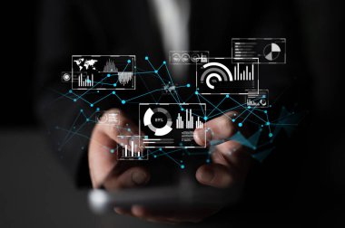 Büyük veriler ve analitikler, iş zekası ve büyümesi için gerçek zamanlı içgörüler, öngörü modellemesi ve veriye dayalı kararları destekler. Latch