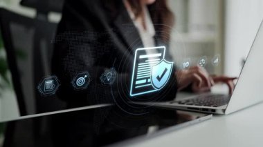 Uyum, standartlar, yasalar ve politikalarla uyumluluğu güvence altına alır. Güçlü bir uyum sistemi düzenlemelerin uygulanmasına, örgütlerin korunmasına ve küresel uyum sağlanmasına yardımcı olur. Muxer