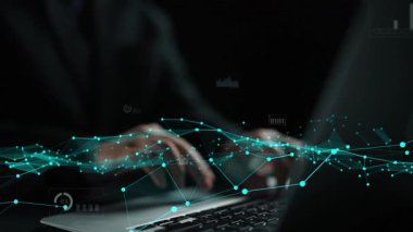 Teknoloji ve iş analizindeki yeniliğin altını çizerek dijital veri görselleştirmeleri ve analitik grafiklerle dizüstü bilgisayarda yazı yazan dinamik sahne. Xenic