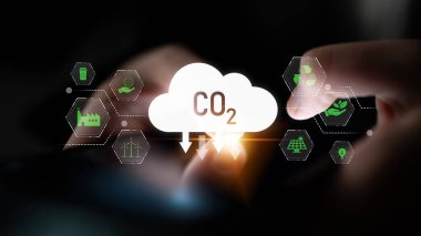 Karbon ayak izini azaltmak sürdürülebilirlik için hayati önem taşır. Karbon ayak izi stratejileri arasında yenilenebilir enerji, geri dönüşüm ve karbon ayak izi yönetimi yer alıyor. Latch