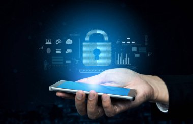 Güvenli veri erişimi için şifreleme, parmak izi kimliği, bulut güvenliği, e-posta, kredi kartı ve veritabanı kilidini gösteren siber güvenlik sistemi