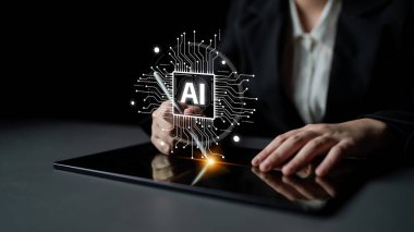 LLM 'de yapay zeka asistanı, büyük veriler, makine öğrenimi ve üretken yapay zeka gücü gelişmiş iş uygulamaları için ajanssal yapay zekayı destekliyor. Latch