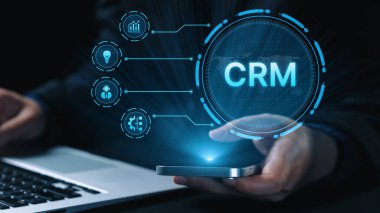 CRM platformları veri analizi, CRM iletişim araçları ve otomasyon yoluyla müşteri ilişkilerini geliştirir. CRM sistemleri müşteri yönetimi, izleme ve CRM ilişki başarısını destekler. Elide